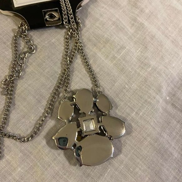 Lane Bryant - NWT - "Silver" Necklace w/Multi-Colored Stone Pendant - Picture 3 of 4